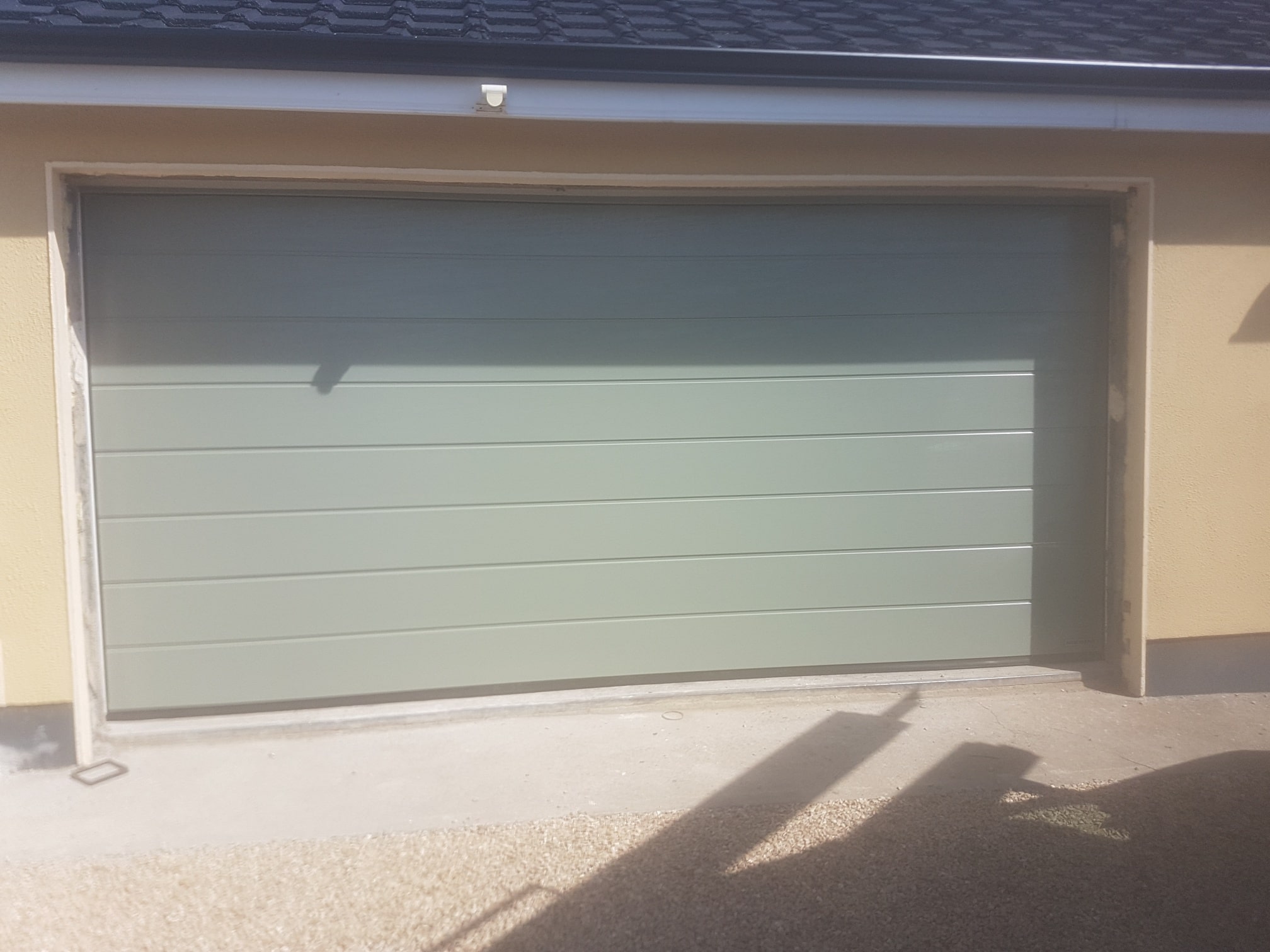 Insulated sectional garage doors 4